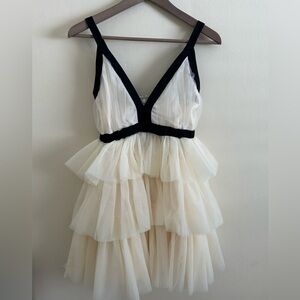 Tull White and Black Dress